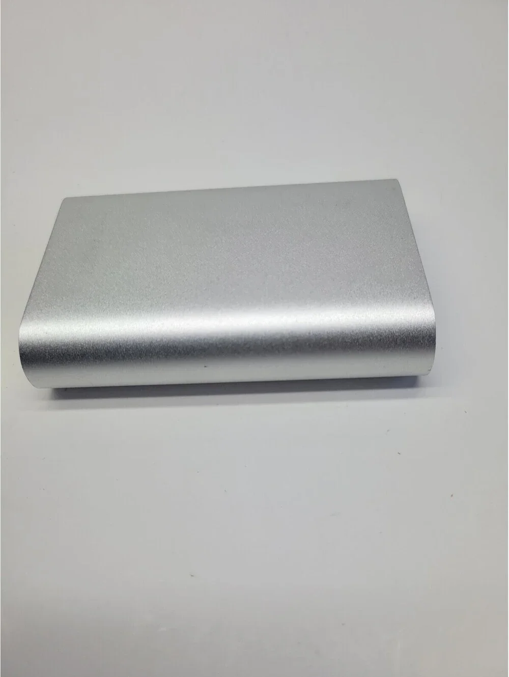Cynthia Rowley 6000mAh Rechargeable Battery Power Bank - Silver